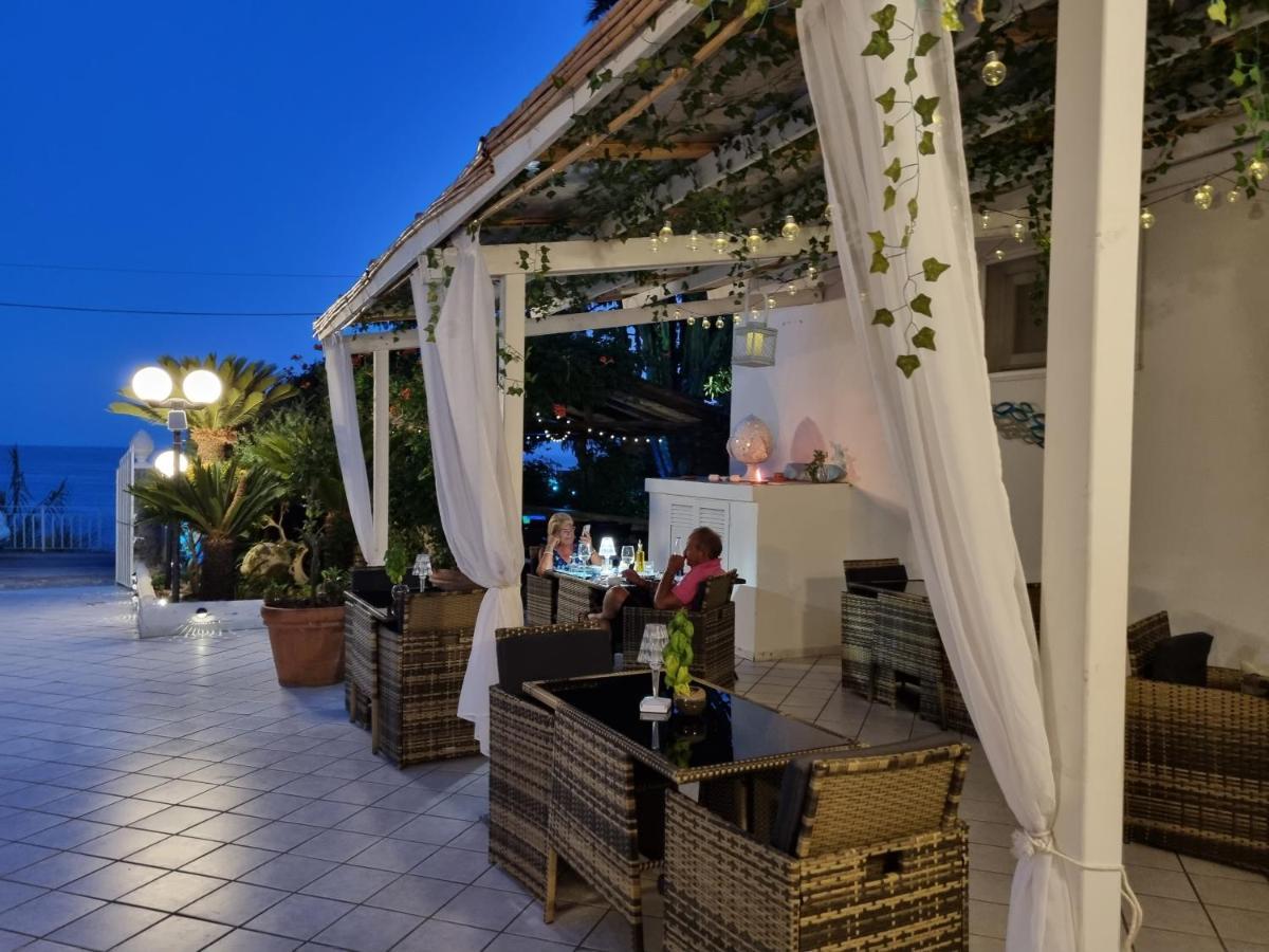 Villa Bina Sea Hotel Sant'Angelo  Dış mekan fotoğraf